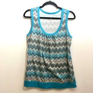 Chevron Print Scoop Neck Tank Top with Banded Hem